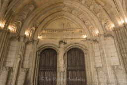 avignon papal palace beheaded statues